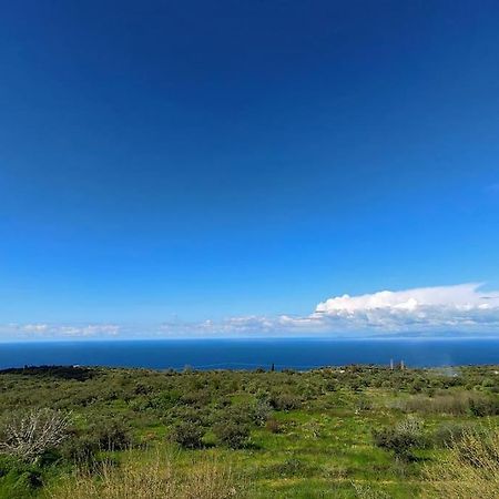 Μαγεμένος Πύργος Στις Θαλάμες Apartment Koumani Bagian luar foto